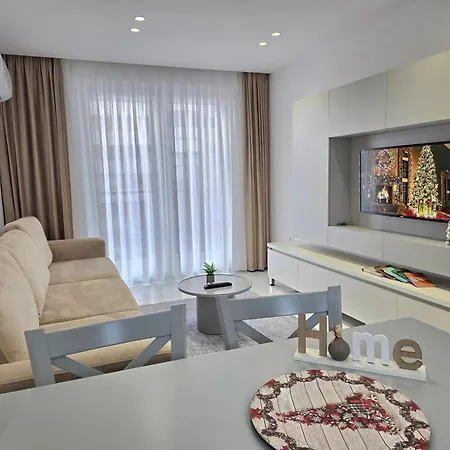Center Penthouse Oasis *