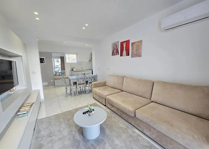 Center Penthouse Oasis Тирана