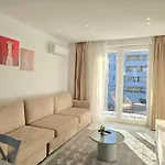 Center Penthouse Oasis Appartement Tirana