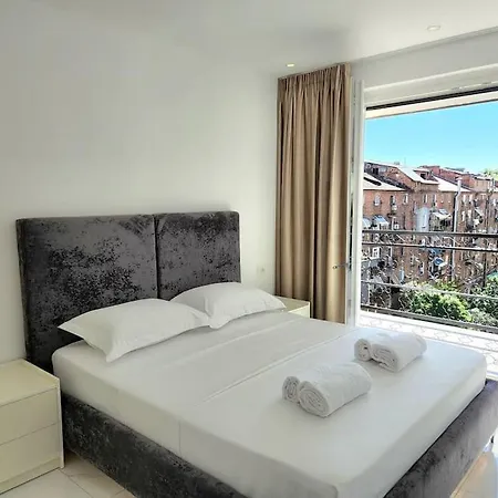 Center Penthouse Oasis Lejlighed Tirana