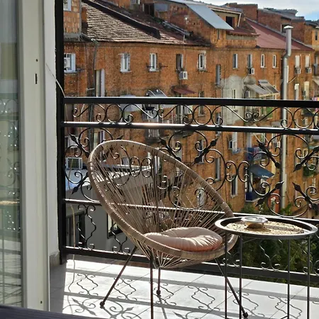 Apartment Center Penthouse Oasis *