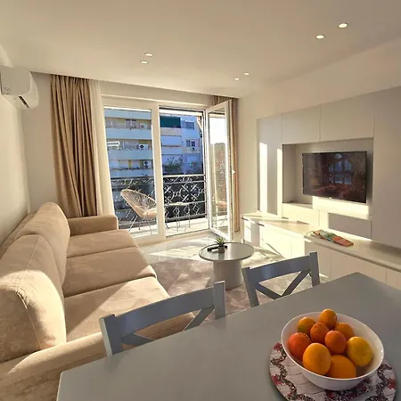 Center Penthouse Oasis Apartment *