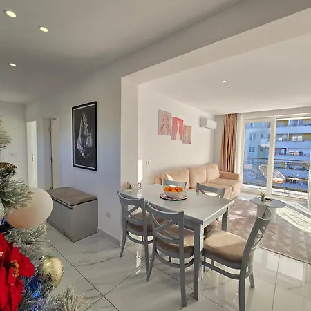 Center Penthouse Oasis Tirana