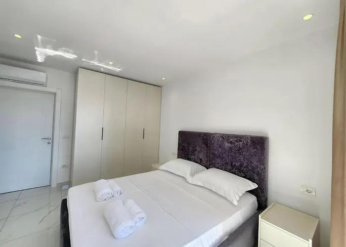 Center Penthouse Oasis *