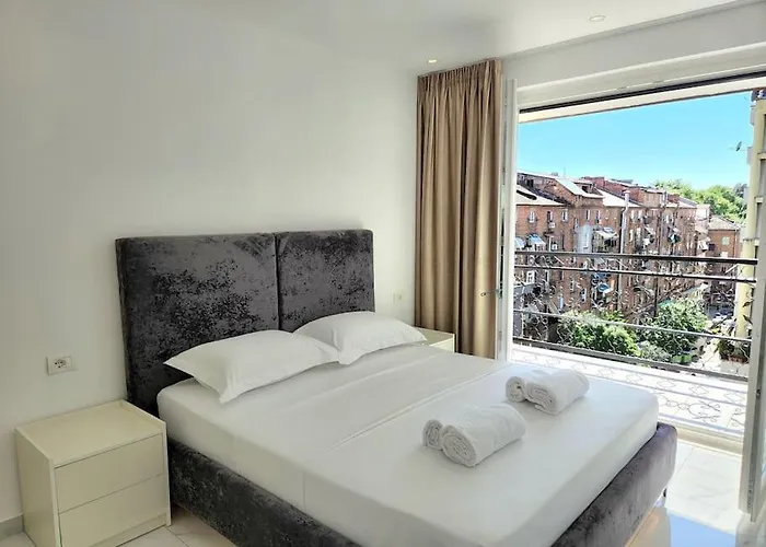 Center Penthouse Oasis Apartman Tirana