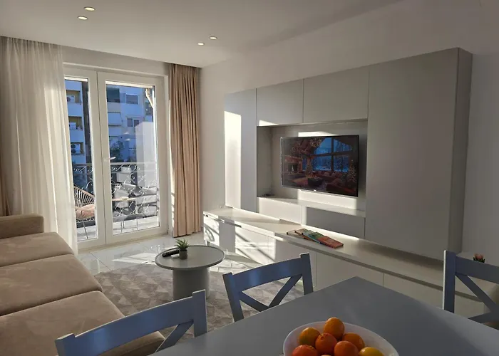 Center Penthouse Oasis